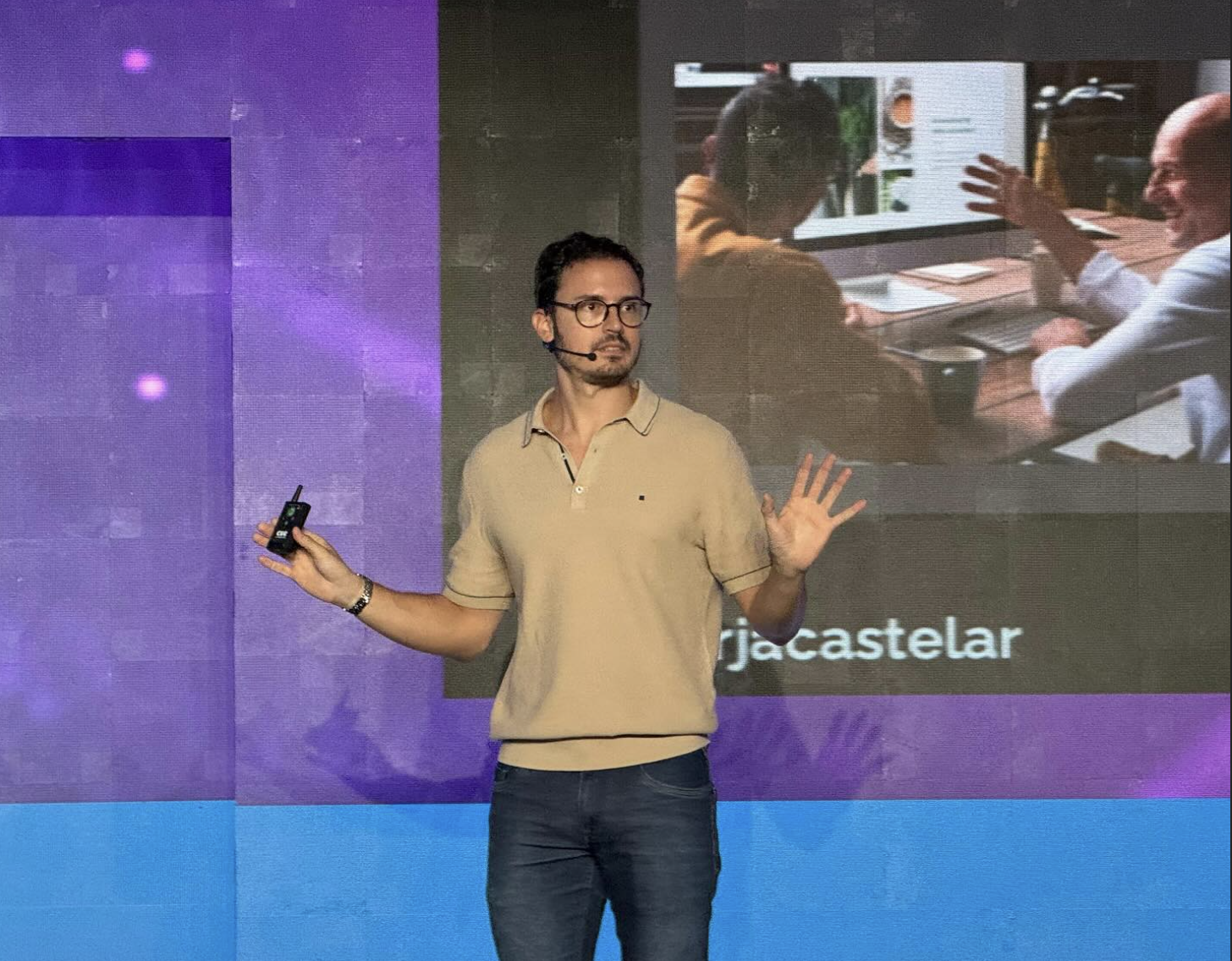 En el CX Summit 2025 con Borja Castela: Power Skills, Mentalidad de Aprendiz y Marca Personal